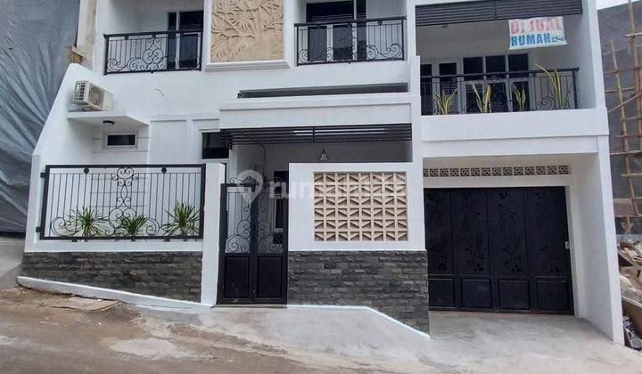 Dijual rumah baru dalam perumahan siap huni aman nyaman keamanan 24 jam mudah di akses deket ke toll desari deket ke perkantoran tb simatupang semi furnish free 3 ac merk shap,kompor tanam,waterheater merk modena full kithen set ,deket fasulitas umum seko 1