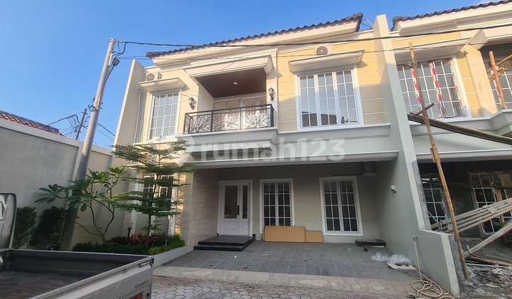 For Sale: New Luxury House Ready to Occupy in a Safe and Comfortable Flood-Free Cluster, Strategic Location Near Desari Toll, 2 Floors with Modern Classic Design, 3 Bedrooms, 2 Bathrooms, Carport for Two Cars. 2