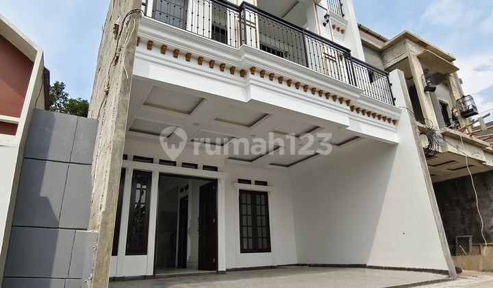 For Sale New House Comfortable House Strong and Good Building Strategic Location Easy to Access via Limo Toll, Krukut Toll, and Sawangan Toll Close to Private and Public Schools Elementary, Middle, High School Safe, Comfortable, and Flood-Free Location in the Center of Pulo Mangga Culinary Area 2