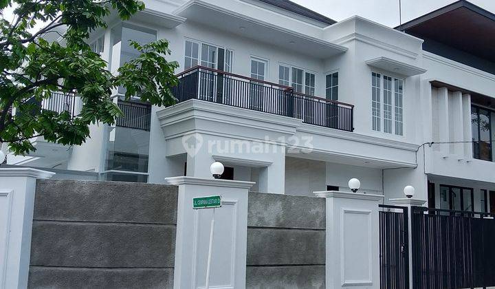 Dijual Rumah Baru Rumah Mewah Lengkap Dengan Kolam Renang Nya,di Bangun Dengan Material Premium Rumah Di Dalam Komplek One Gate System,lokasi Mudah Di Akses Selangkah Ke Mall Pondok Indah,perkantoran Tb Simatupang,deket Ke Stasiun Mrt,deket Ke Toll Jorr A 1