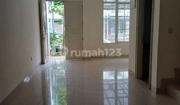 Disewakan Rumah Cluster Europa 6X15 Green Lake City