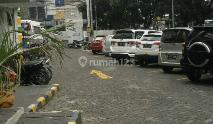 Ruko 4 Lantai Pada Area Bisnis dan Perkantoran Kebayoran Baru Jakarta 2