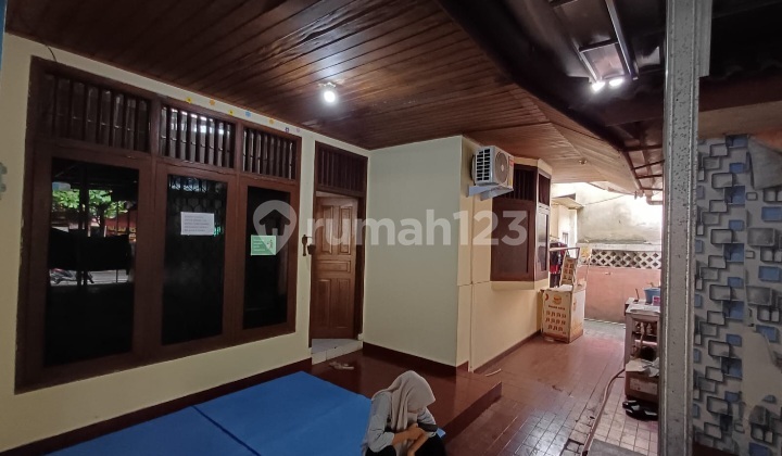 Rumah 2 Lantai 507M2 pada Area Komersial di Tangerang Selatan