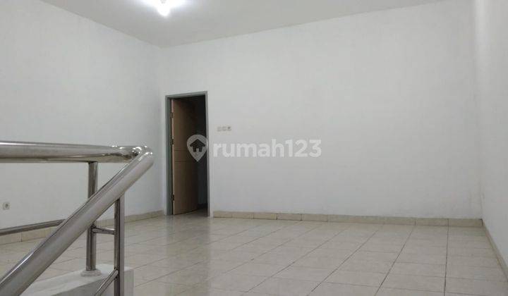 Disewakan Ruko 3 Lantai Area Gowa Lokasi Strategis Komersil 5