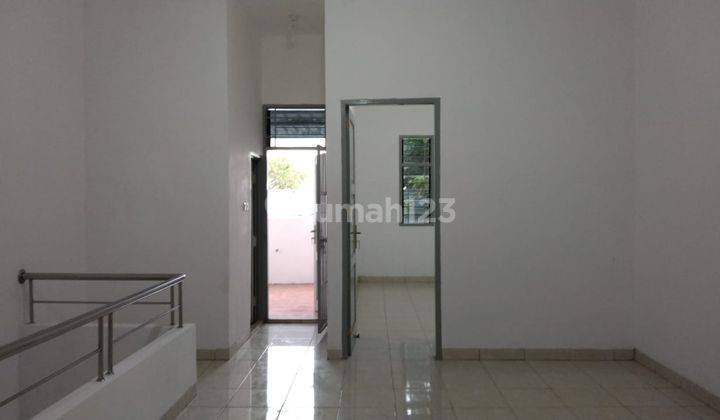 Disewakan Ruko 3 Lantai Area Gowa Lokasi Strategis Komersil 12