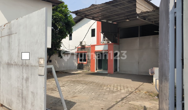 Strategic Warehouse in Cipondoh Tangerang, Area 800m2, 2-Story Office.