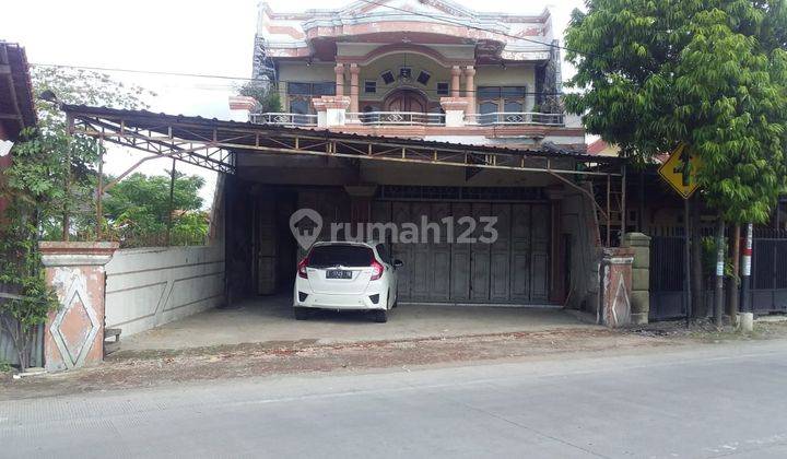 Rumah bagus,2 lantai, lokasi ramai,dekat terminal  1