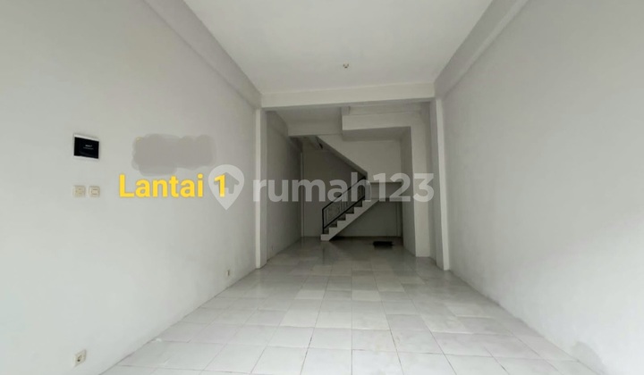 For Rent/Sale: Royal Palace Shop House Sidoarjo