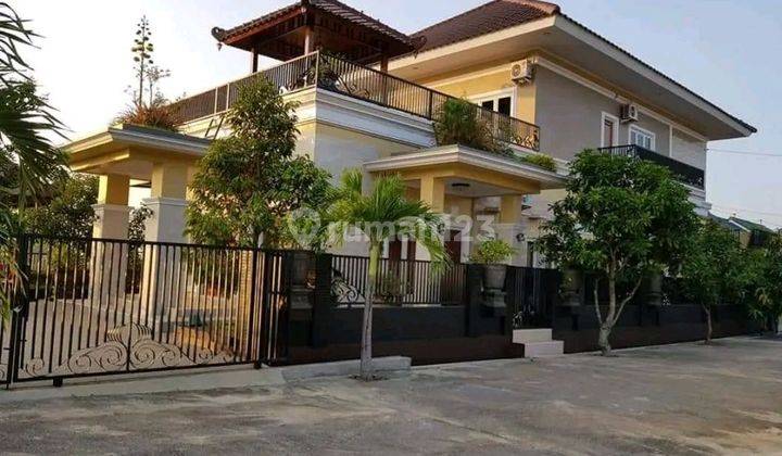 Rumah Mewah 2LT Perumahan Graha Taman Bougenvile Durenan Mangunharjo  1