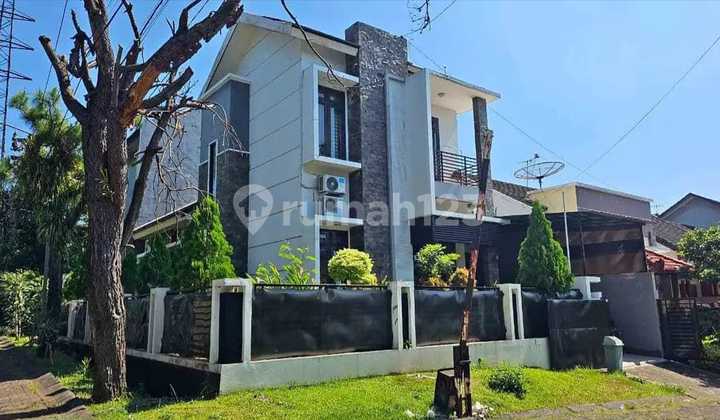 2-Storey House with One Gate System in Banyumanik, Upper Semarang, Near the Semarang-Solo Main Road, Kodam Pagoda, Banyumanik Hospital, and Hermina Hospital 1