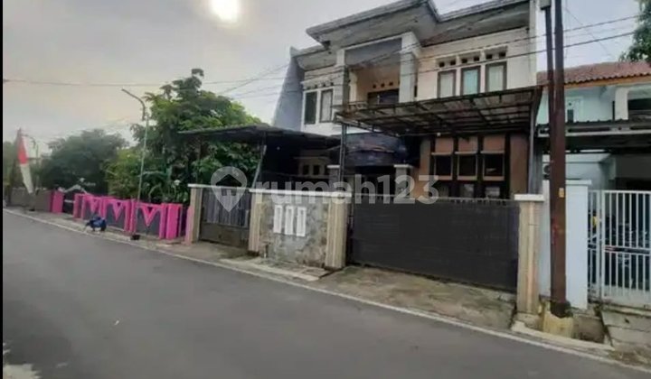 House near Main Road in Stonen Gajah Mungkur Semarang, 70M from the Main Road, near Kelud Hospital, Kariadi Hospital, Wiliambooth Hospital, Ivet University, Untag University, Unwahas University. 1