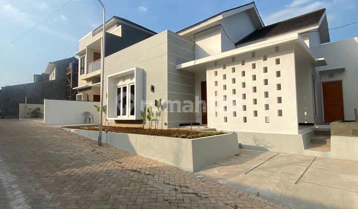 Rumah Padangsari Banyumanik Semarang Atas Dkt Rs Hermina & Smun 9 Spbu Superindo Ada Swalayan Tdk Jauh Dr Undip Tembalang