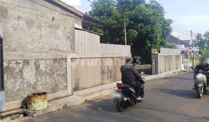 South Durian Road land in Banyumanik, bonus of a boarding house, not far from Undip Tembalang. 2