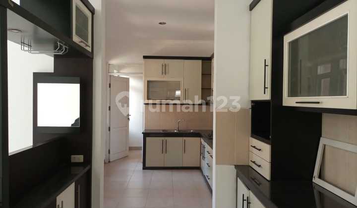 House 2 Floors Ready to Occupy Strategic Safe Comfortable Clean in Gondang Tembalang Upper Semarang City 2