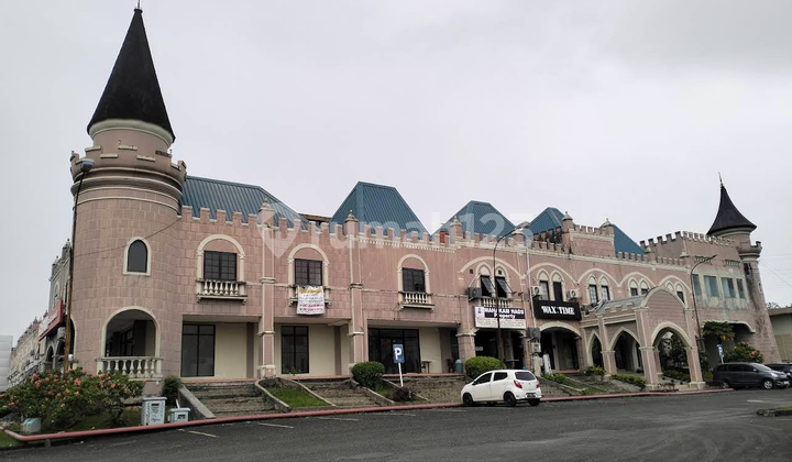 Premium Roadside Shophouse in Mall... Ready to Use. Premium Roadside Shophouse in Mall... Ready to Use.