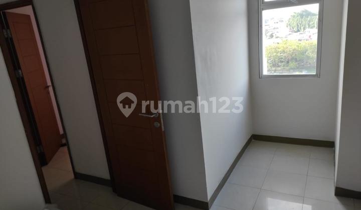 0444JB APERTEMEN GREEN HILL KELAPA GADING Dekat MALL,Toll Rp550 juta nego tipis Rapi,Bersih,Tinggi #Contack:Menerima Titip Jual,beli,Sewa Property hub:Antolukas Wa 0813xxxxxxxx  LT 48 KT 2 KM 1 Hadap Kolam Berenang 2