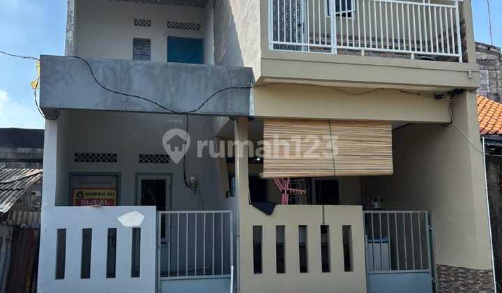 0439JB RUMAH BARU Dekat Menceng Raya 2 Lantai Rapi,Bersih,Sudah RENOVASI Rp320 juta Bisa nego tipis Menerima Titip Jual,beli,sewa Property Hub Antolukas Wa 0813xxxxxxxx 