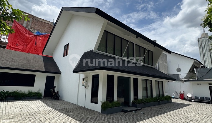 For Rent House in Premium Area Pakubuwono - South Jakarta (Suitable for Business & Office)