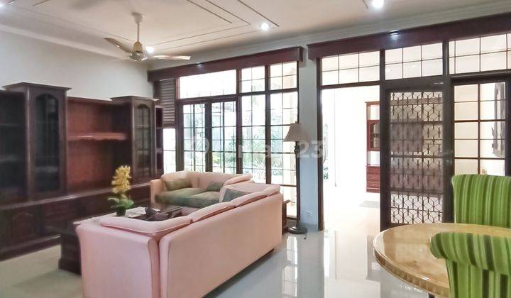 Disewakan Rumah di Daerah Cipete, Jakarta Selatan Semi Furnish 1