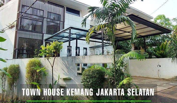Rumah di Kemang, Jakarta Selatan ~ Dalam Townhouse ~ Swimming Pool 2