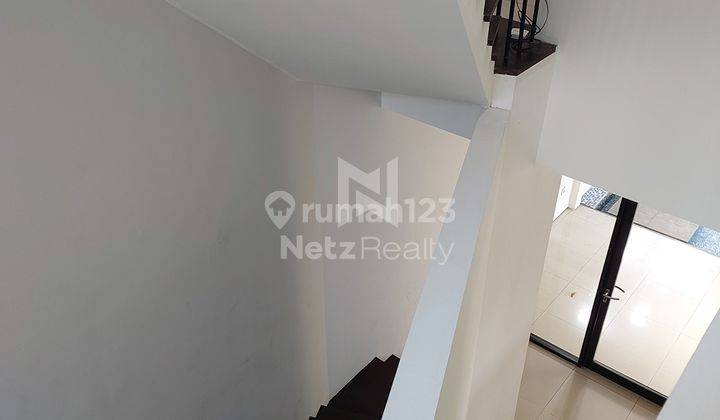 Rumah di Kemang, Jakarta Selatan ~ Dalam Townhouse ~ Swimming Pool 6