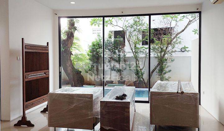 Rumah di Kemang, Jakarta Selatan ~ Dalam Townhouse ~ Swimming Pool 1