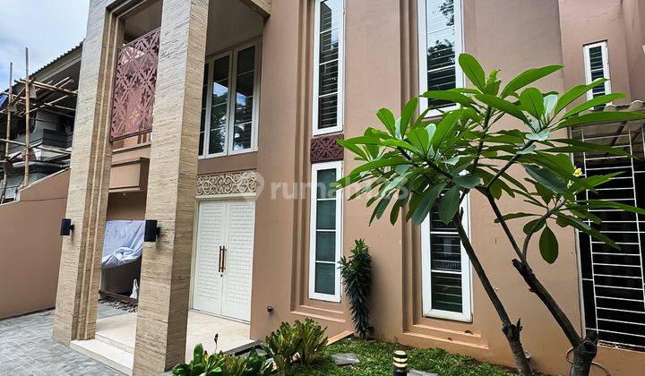 Dijual Rumah di Daerah Pondok Pinang, Jakarta Selatan Swimpool  1