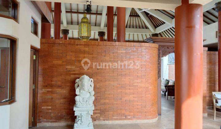 Dijual Villa di Ubud Bali Taman Luas Swimming Pool  2