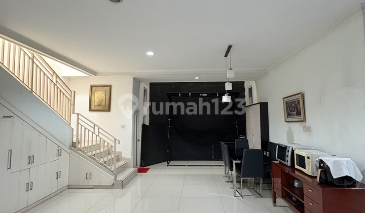 Dijual Rumah Siap Huni Gading Kirana, Kelapa Gading - Jakarta Utara Dijual Rumah Siap Huni Gading Kirana, Kelapa Gading - Jakarta Utara