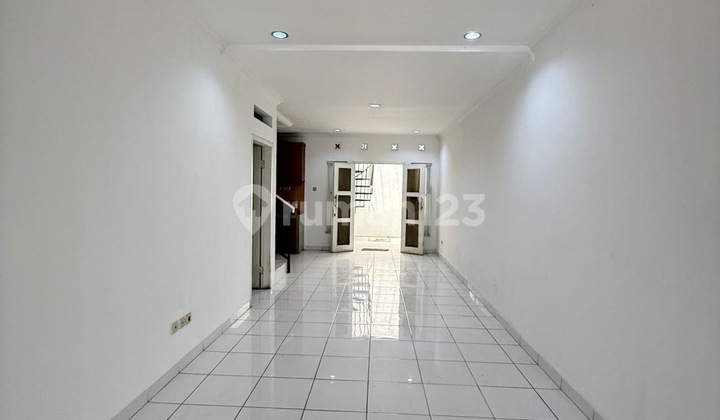 Dijual Rumah di Pondok Indah, Jakarta Selatan Dijual Rumah di Pondok Indah, Jakarta Selatan