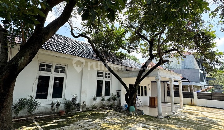 For Rent: Ready-to-Live House in Menteng, Central Jakarta For Rent: Ready-to-Live House in Menteng, Central Jakarta
