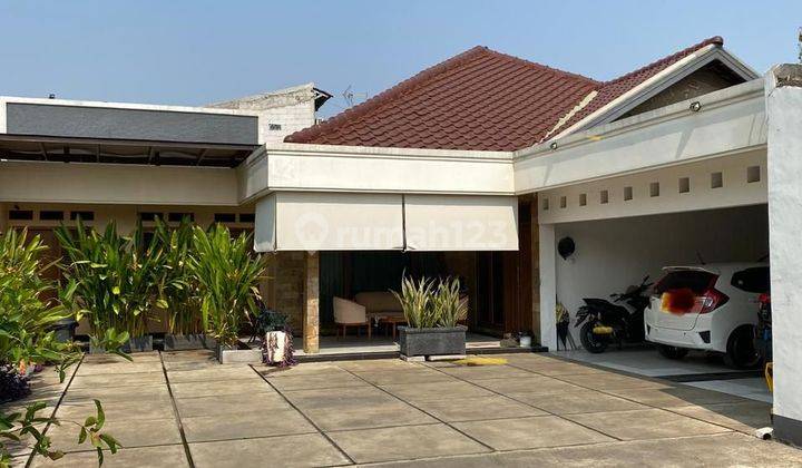 Rumah pinggir Jalan Raya Jombang Ciputat, Tangsel 1