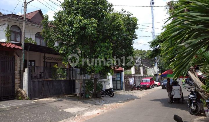 Affordable 2-Story House in Tebet Dalam, South Jakarta 2