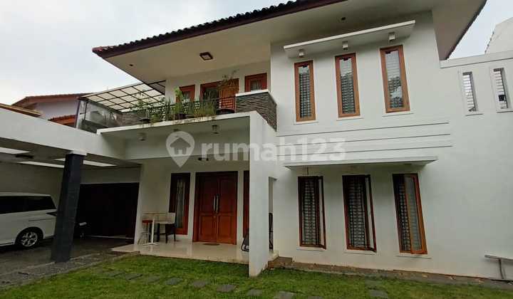 Rumah Asri di Bintaro Jaya Sektor 1, Jakarta Selatan