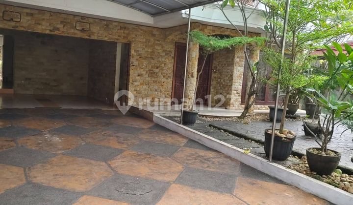 Rumah Nyaman dengan Kolam Renang di Ragunan Jaksel 2