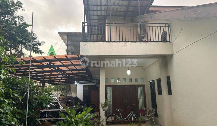 Rumah Tua Bonus Kostan di Kemanggisan, Jakarta Barat 1