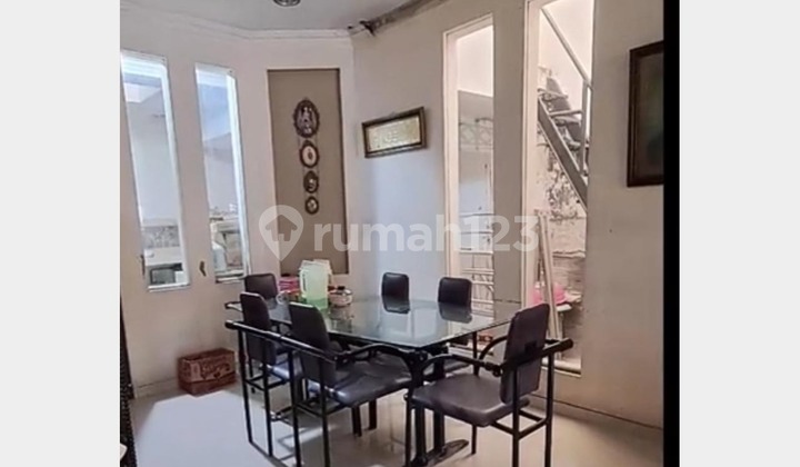 2-Story House in International Village with 4 Bedrooms, Cheap, Row, Street for 3 Cars 2-Story House in International Village with 4 Bedrooms, Cheap, Row, Street for 3 Cars