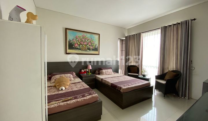 Semi Furnished Nice House Royal Residence 5 BR 2