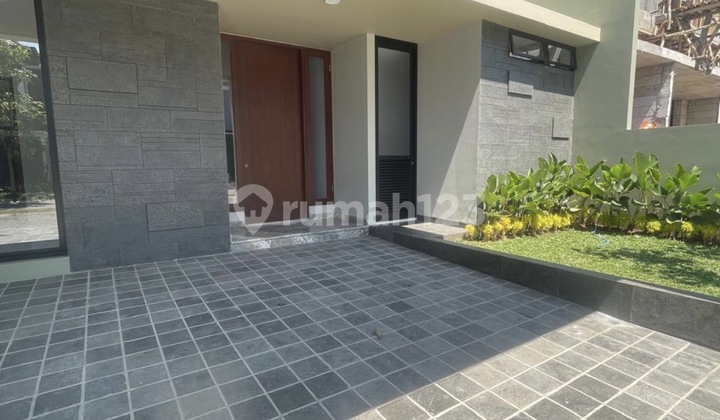 Rumah baru gress modern minimalis dengan high spek Rumah baru gress modern minimalis dengan high spek