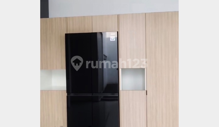 Murah rumah dengan row 3 mobil suasana rindang dan dingin 2