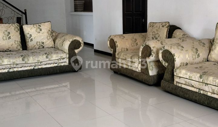 For Sale 2-Story House Ready to Live In Good 2