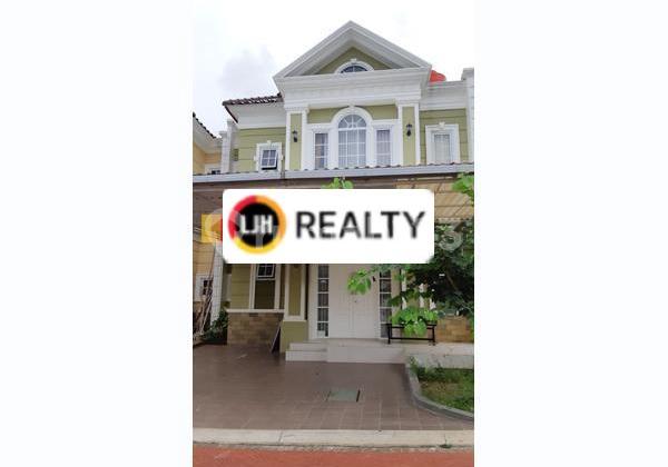 House in Paramount Village Semarang 1