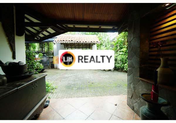 House in Kanfer Raya, Banyumanik, Semarang 2