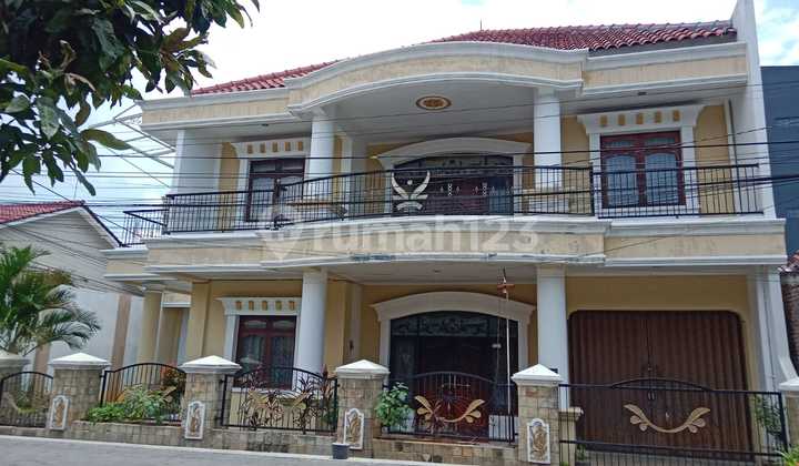 For Sale 2-Story House Ready to Live In Good