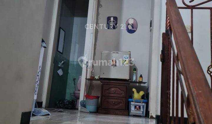 RUMAH DI DALAM CLUSTER LEGENDA WISATA CIBUBUR 2