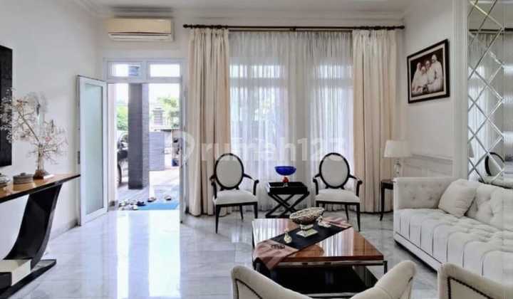 Rumah Kemang Model American Classic 787 Meter Rapih 1