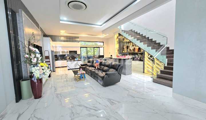 Rumah Manyar Permai Sangat Bagus Sudah Full Furnish Rapih 