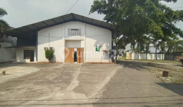 Factory on Jalan Kosambi Barat Raya facing the main road Factory on Jalan Kosambi Barat Raya facing the main road