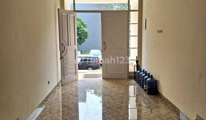 Rumah 2 Lantai di Florence SHM Bagus Siap Huni 1