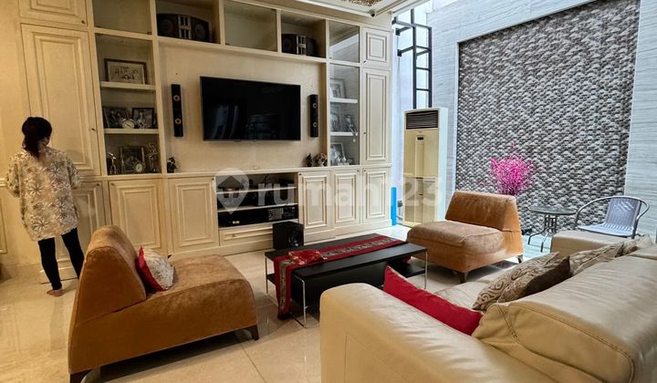 Rumah Crown Golf View Danau Full Furnish